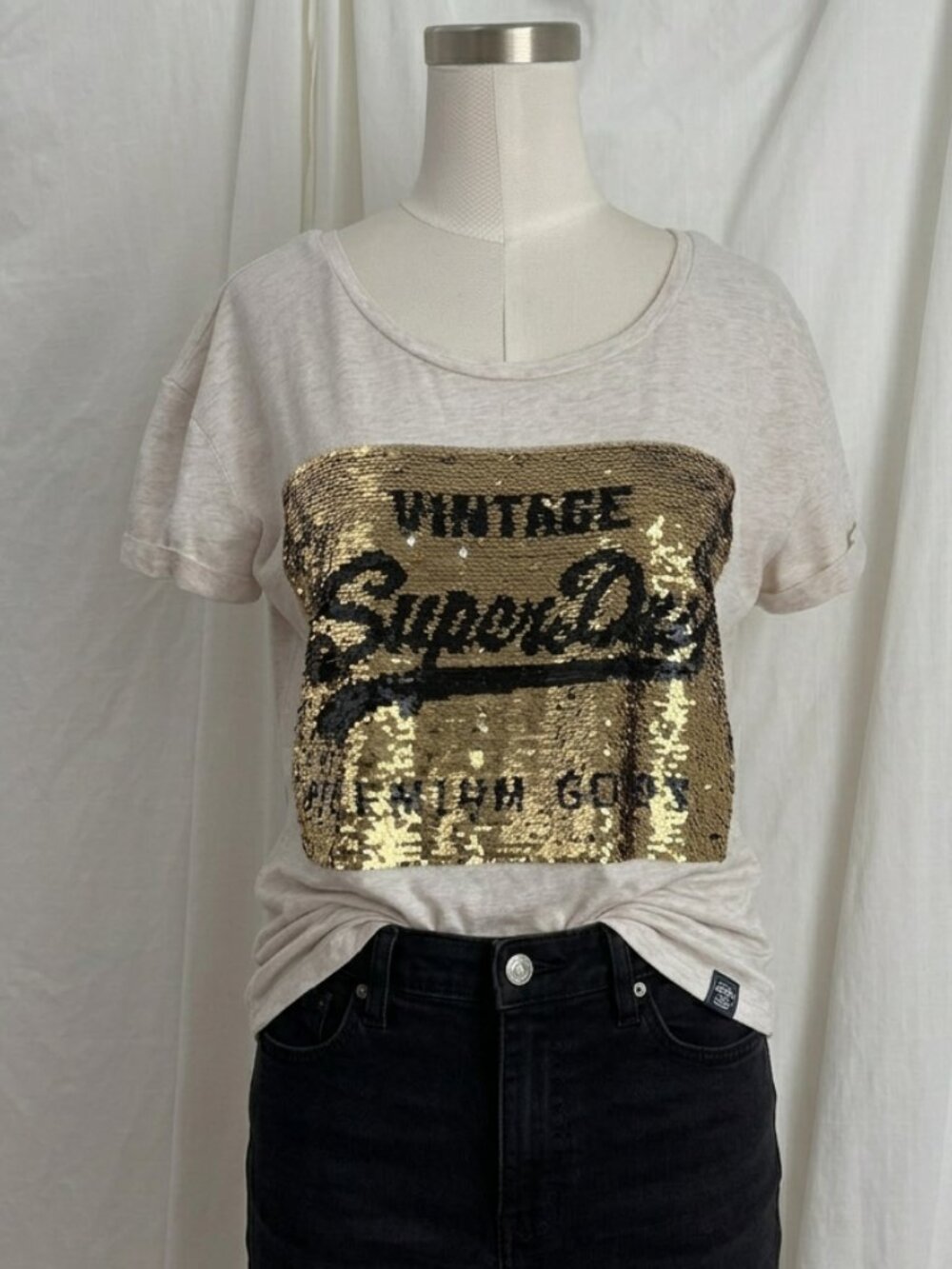 SuperDry Women's Gold Logo Sequin T-Shirt Graphic Top Slim Boyfriend Fit Sz 8 M